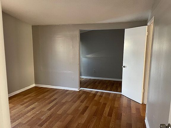 3rd image of 611 Benham Ave