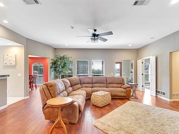 5th image of 1209 Syracuse Cir