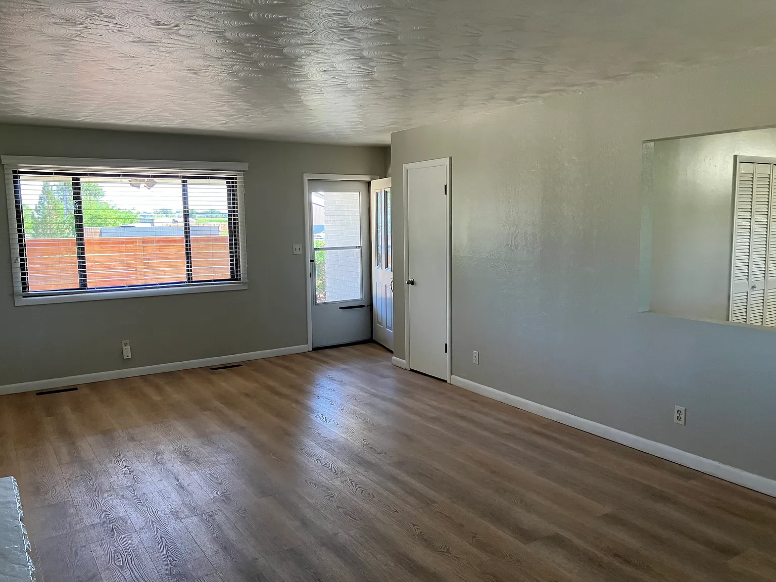 3 bed, 1700 sqft, $1,975 — Photo 2
