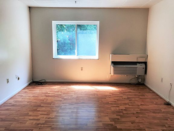 4th image of 450 S Aiken Ave #107