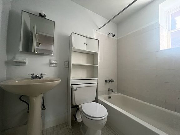 5th image of 93 E 7th St #2R