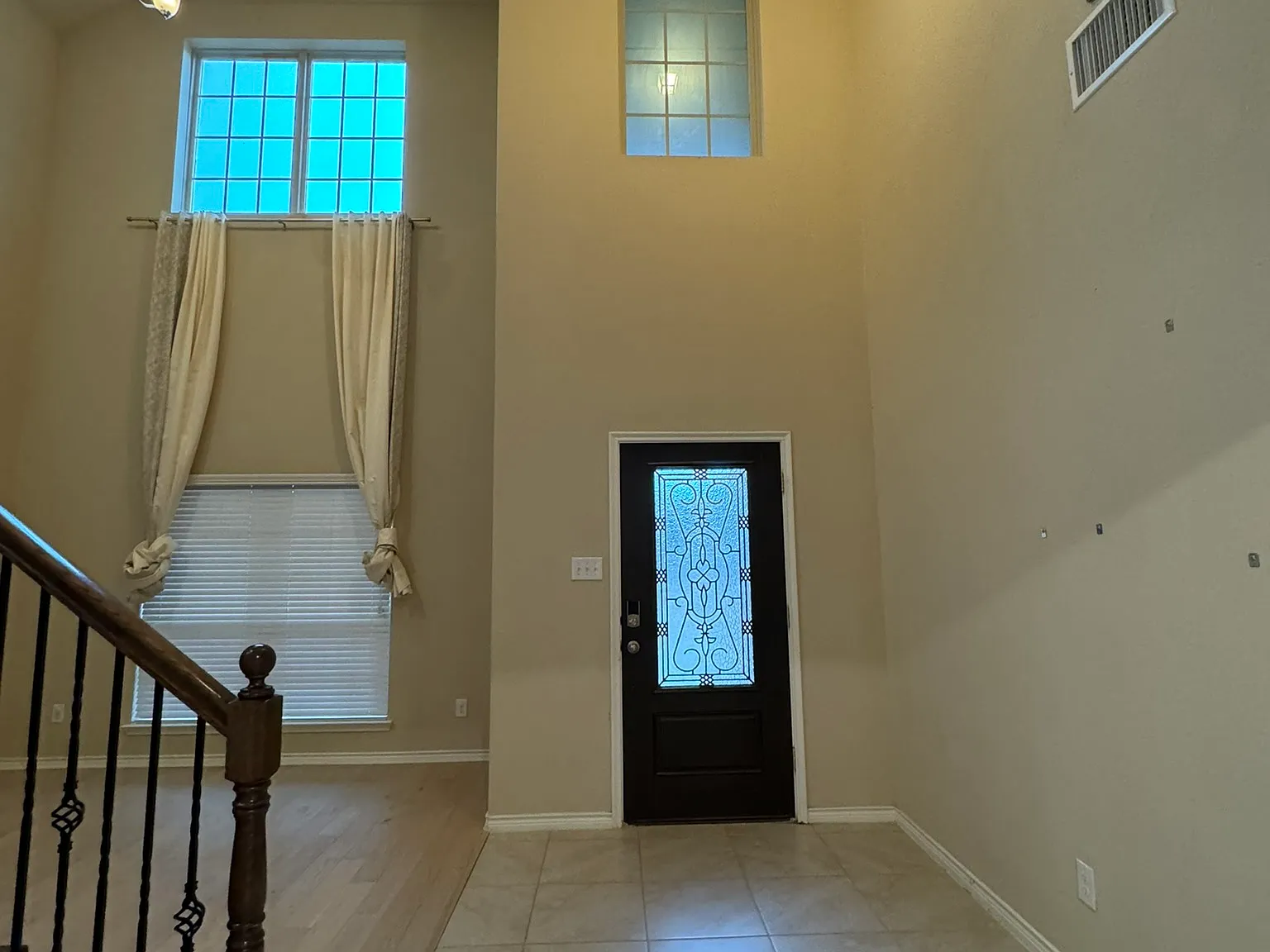 4 bed, 2905 sqft, $2,900 — Photo 3