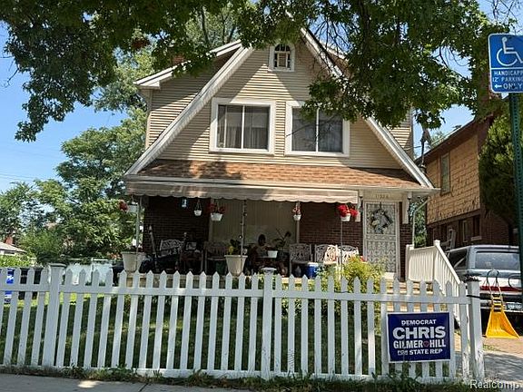 2nd image of 11926 Wisconsin St