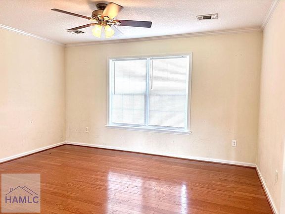3rd image of 109 Virginia Ln NE