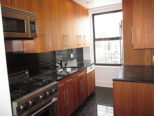 Rented by Metropolitan Equities | media 20