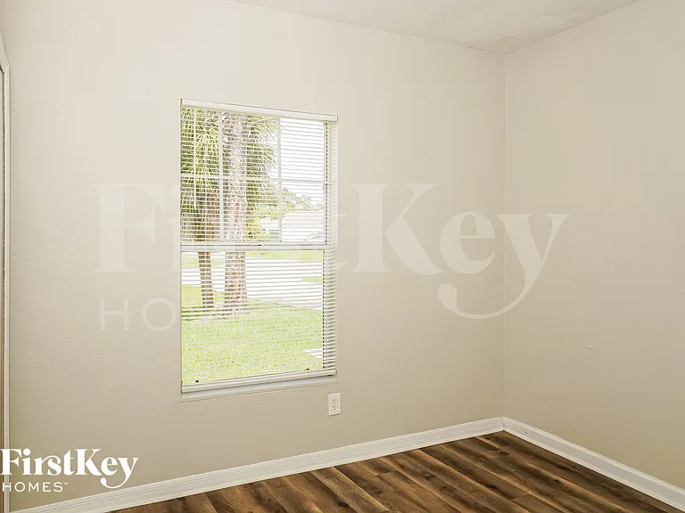 4220 S Cranberry Blvd — Photo 16