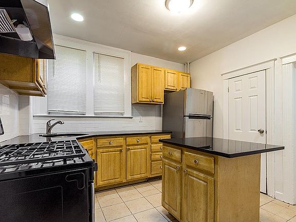 5th image of 203 Virginia Ave