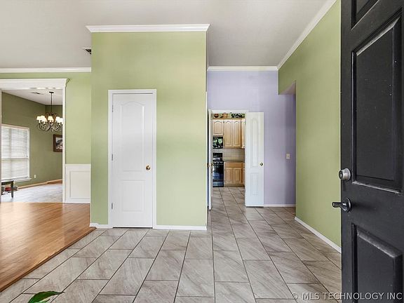 3rd image of 2405 S Willow Ave