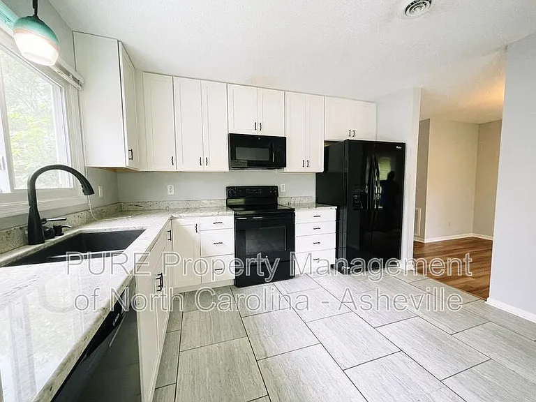 38 Morning Glory Dr #C — Photo 4