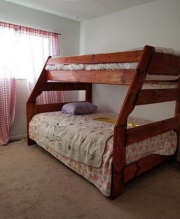 3rd image of 3905 Ruskin Pl N