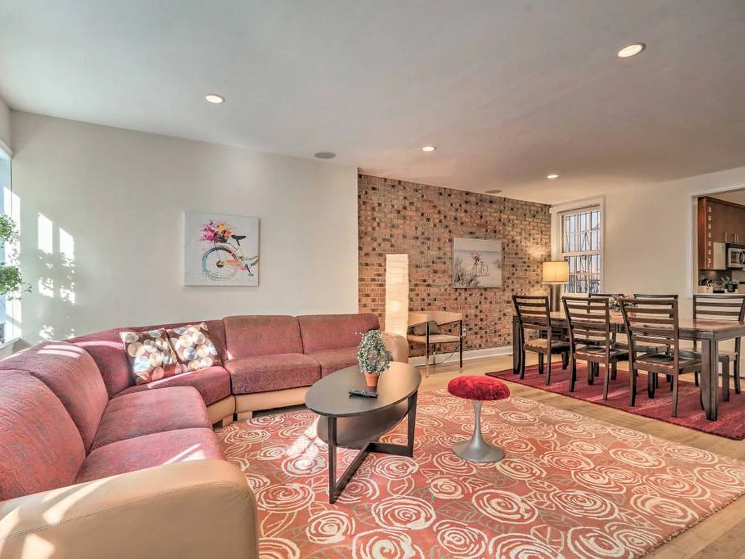 3 bed, 1684 sqft, $4,200 — Photo 3