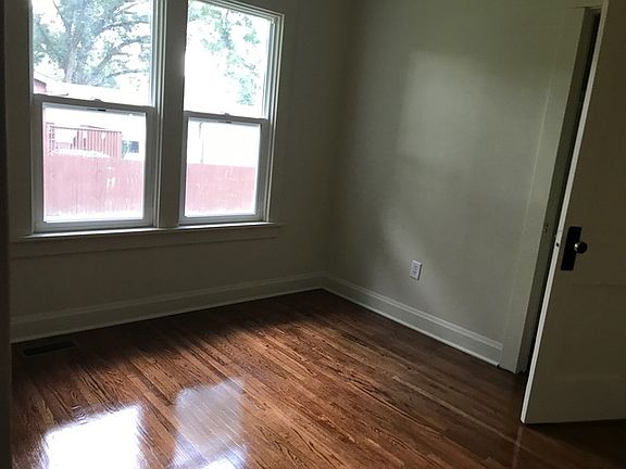5th image of 322 White Ave
