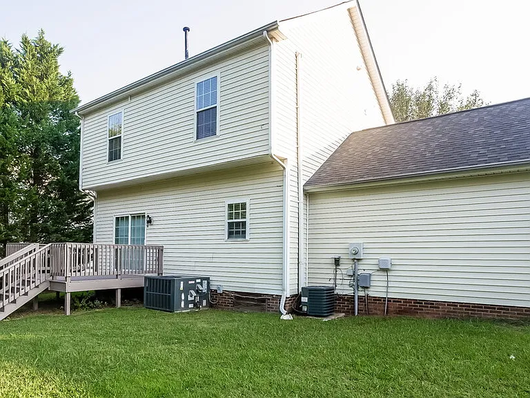1042 Newfound Hollow Dr — Photo 15
