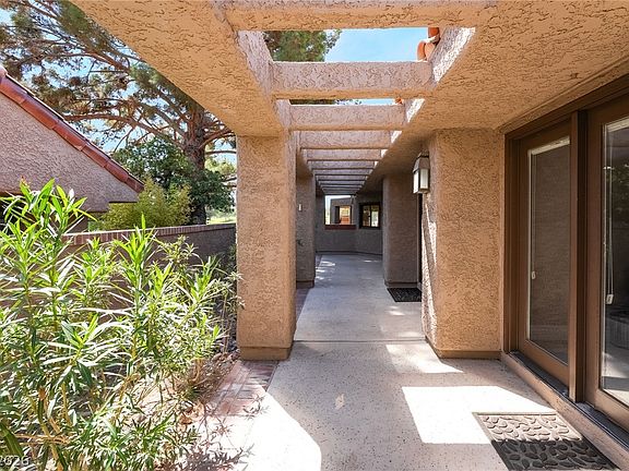 4th image of 7307 Mission Hills Dr