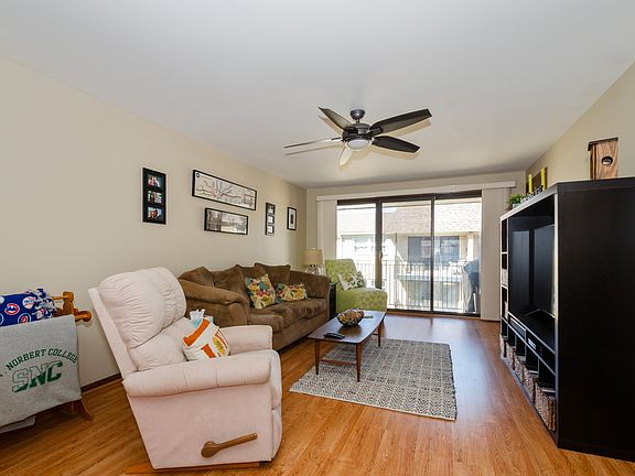 3rd image of 6563 N Harlem Ave APT 3W