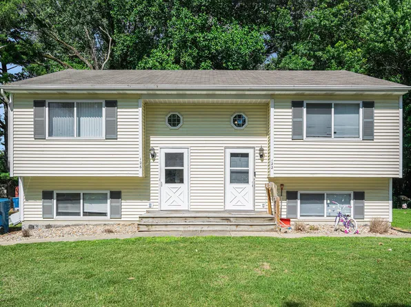 122-126 Jeffrey St, Chesterton, IN 46304