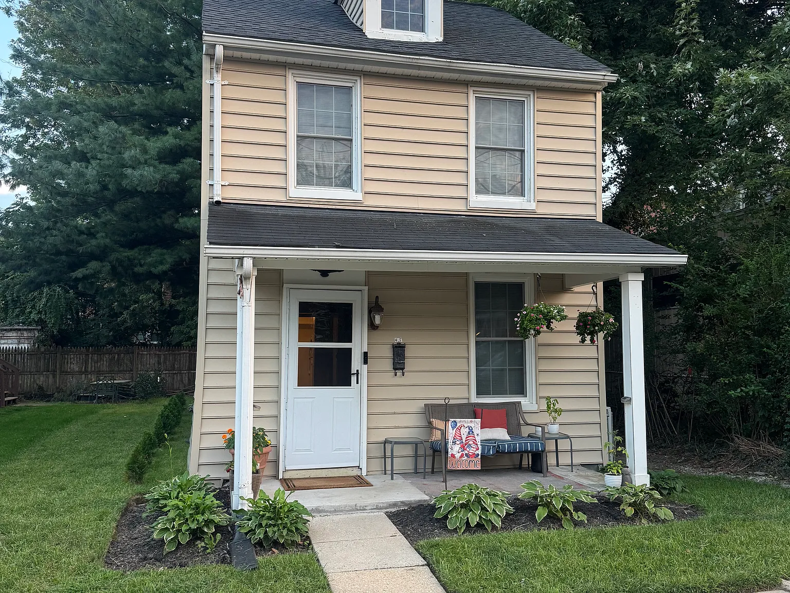 3 bed, 1020 sqft, $2,000 — Photo 1