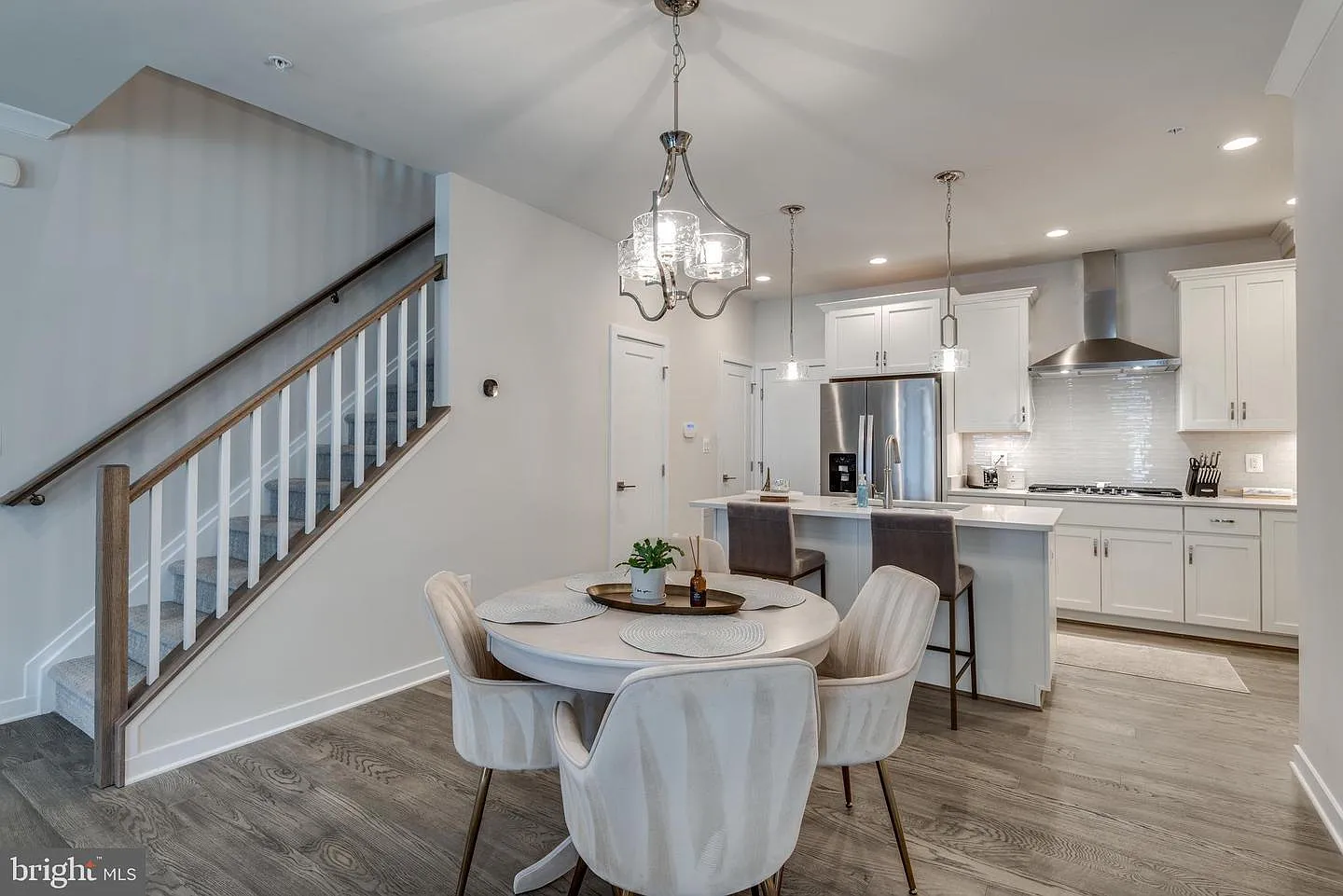 3 bed, 2.5 bath, 1664 sqft, $3,000 — Photo 4