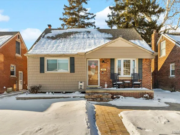 10036 Ruth Ave, Allen Park, MI 48101