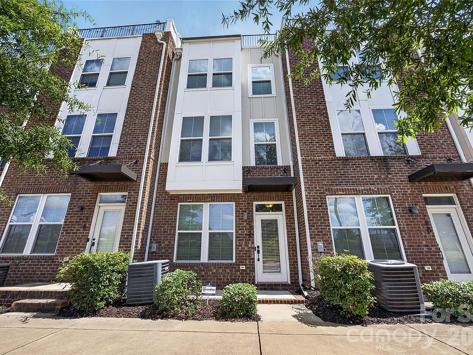 1st image of 252 Parkwood Ave