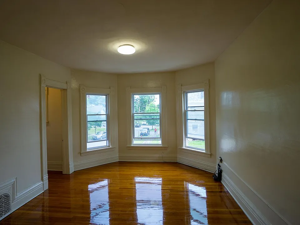 112 Dell St #2