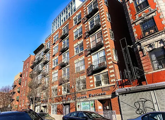 Rented by REAL New York | media 18