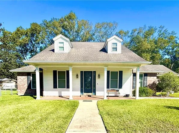 39115 Oak St, Pearl River, LA 70452