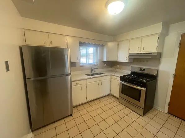 9519 Lawrence Ct APT 4, Schiller Park, IL 60176