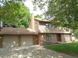 4176 Hailey Dr, Saint Joseph, MI 49085