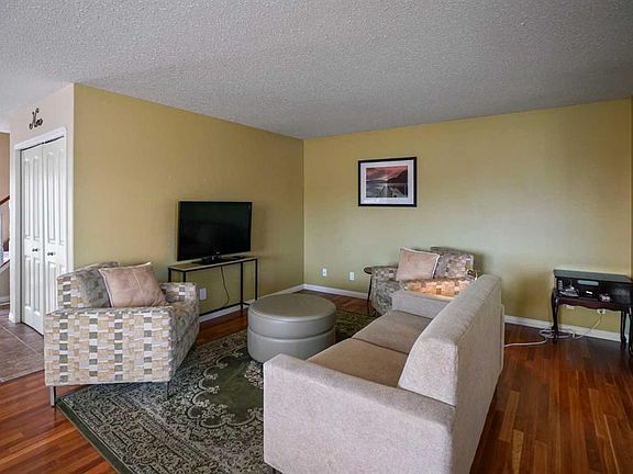 4th image of 2502 E Valleyview Dr