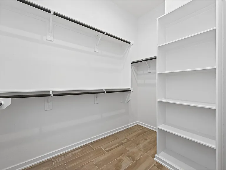 516 Shine Ct — Photo 33