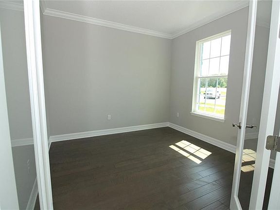 3rd image of 1323 Fountain Hills Ct