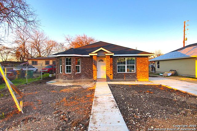 1st image of 1307 W Hutchins Pl