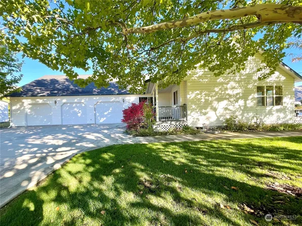 711 18th Avenue, Oroville, WA 98844