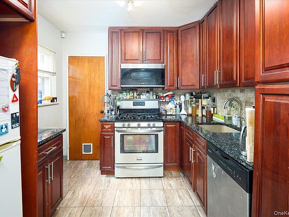 3rd image of 4724 168th Street