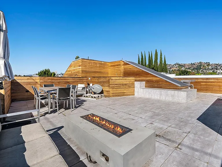 801 N Kilkea Dr — Photo 24