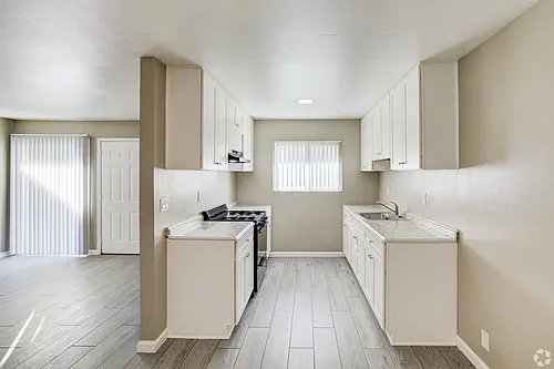 233 W Nicolet St Photo 1