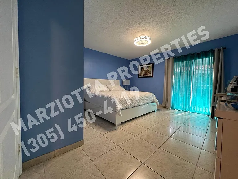2553 W 76th St #202 — Photo 8