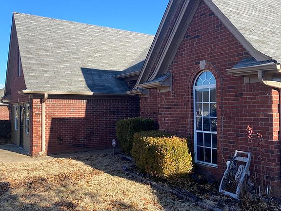 2nd image of 7420 Jennifer Dr