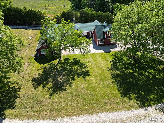 5th image of 1055 Brush Creek Rd