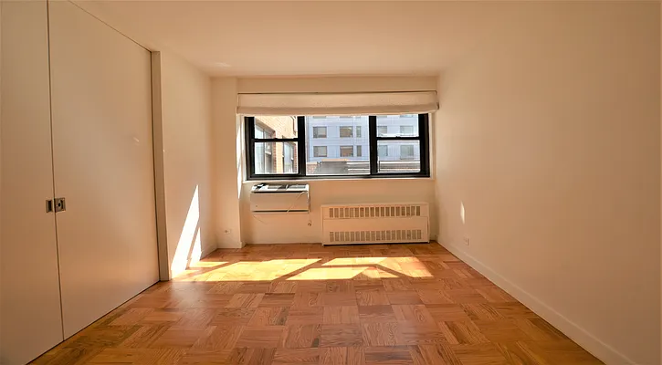 Rented by Manhattan Realty Group | media 7