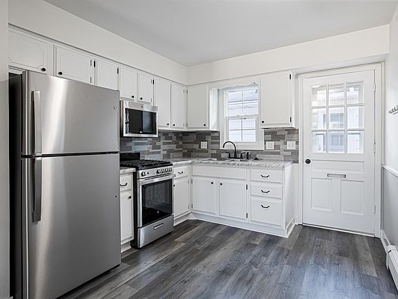 5th image of 2185 Clyde Park Ave SW
