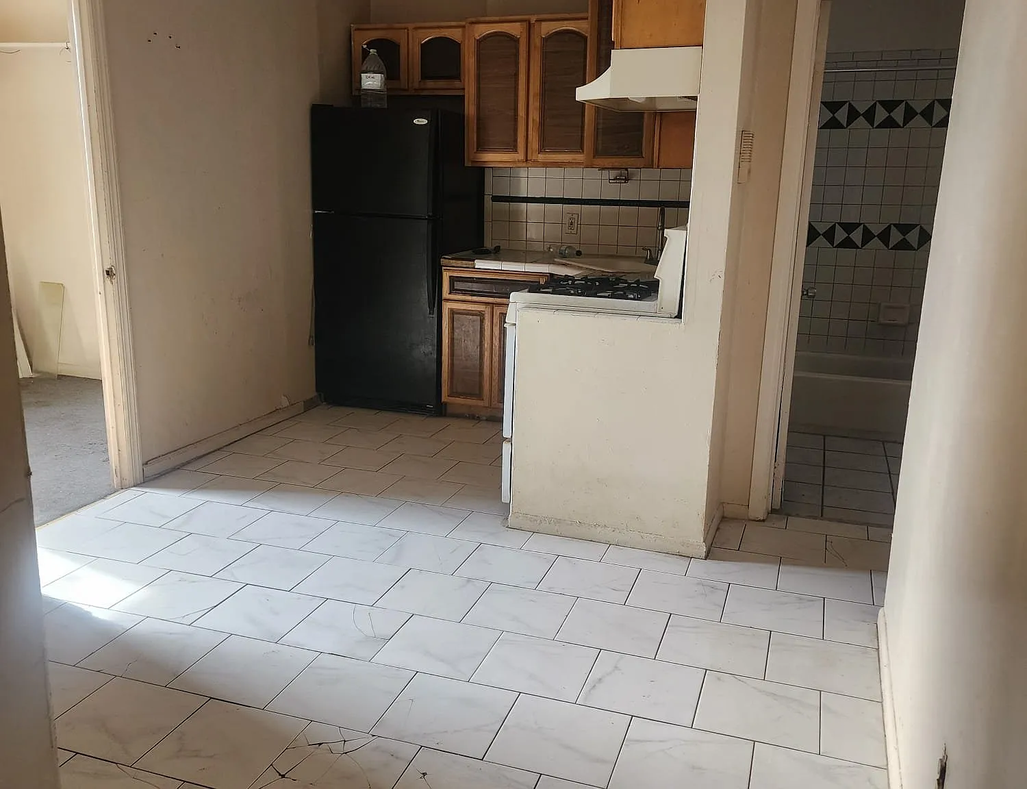 2 bed, 1.0 bath, $2,600 — Photo 2