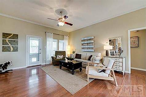 4th image of 1077 Westgrove Dr