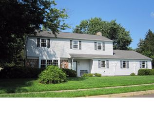 13 Lynwood Dr, Chalfont, PA 18914