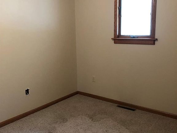4th image of 433 Mohlman St
