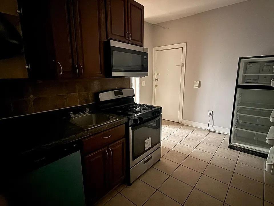 134 Corbin Ave #104