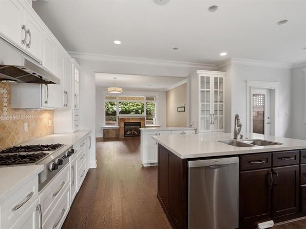 5 bedroom rental in West Vancouver — photo 4