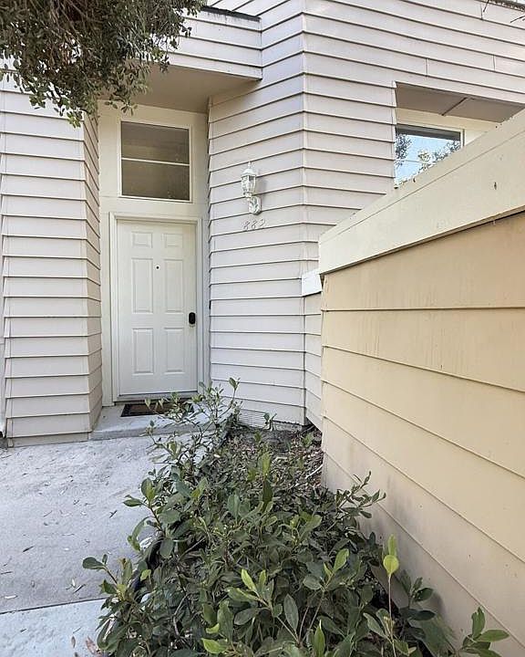 1st image of 882 Barber Ln