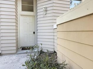 882 Barber Ln, Ventura, CA 93003